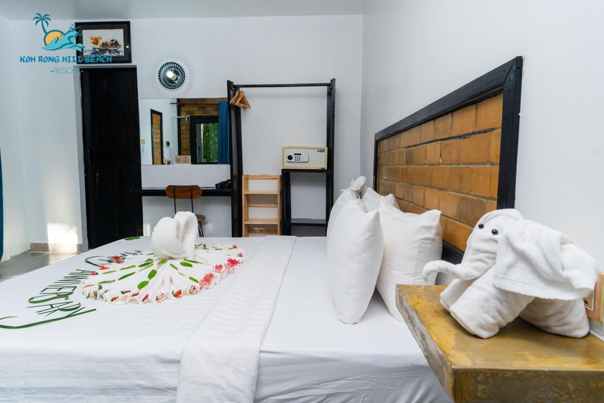 Koh Rong Hill Beach Resort Derm Tkov Village Bagian luar foto