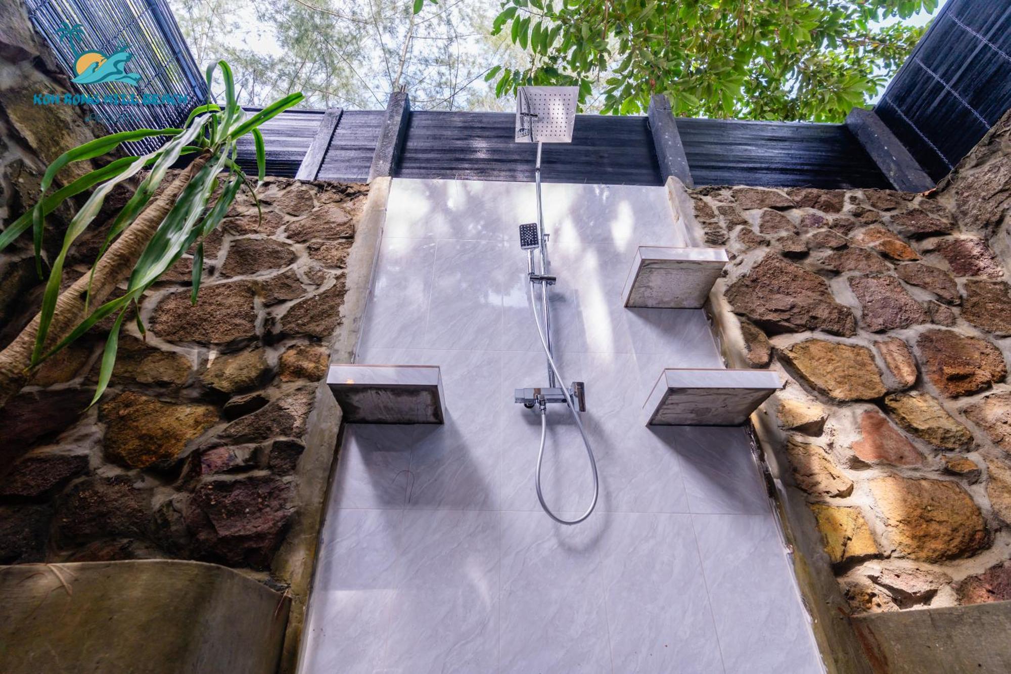 Koh Rong Hill Beach Resort Derm Tkov Village Bagian luar foto